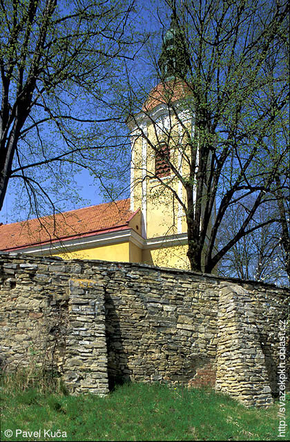 Bílé Karpaty, Velká nad Veličkou, stavby, kostely, kostel ve Velké nad Veličkou